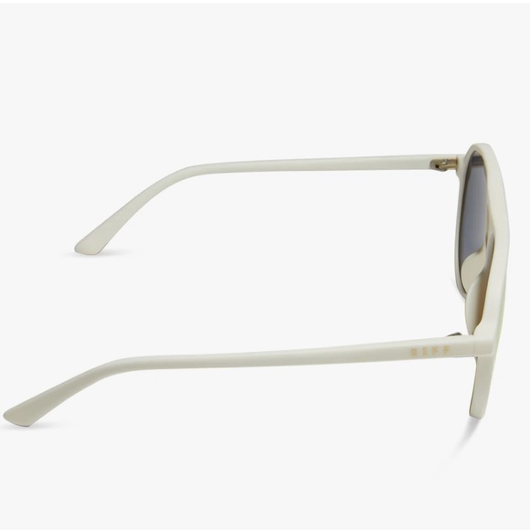 DIFF Tosca II Sunglasses White Frame/Pink Lenses - Picture 7 of 16